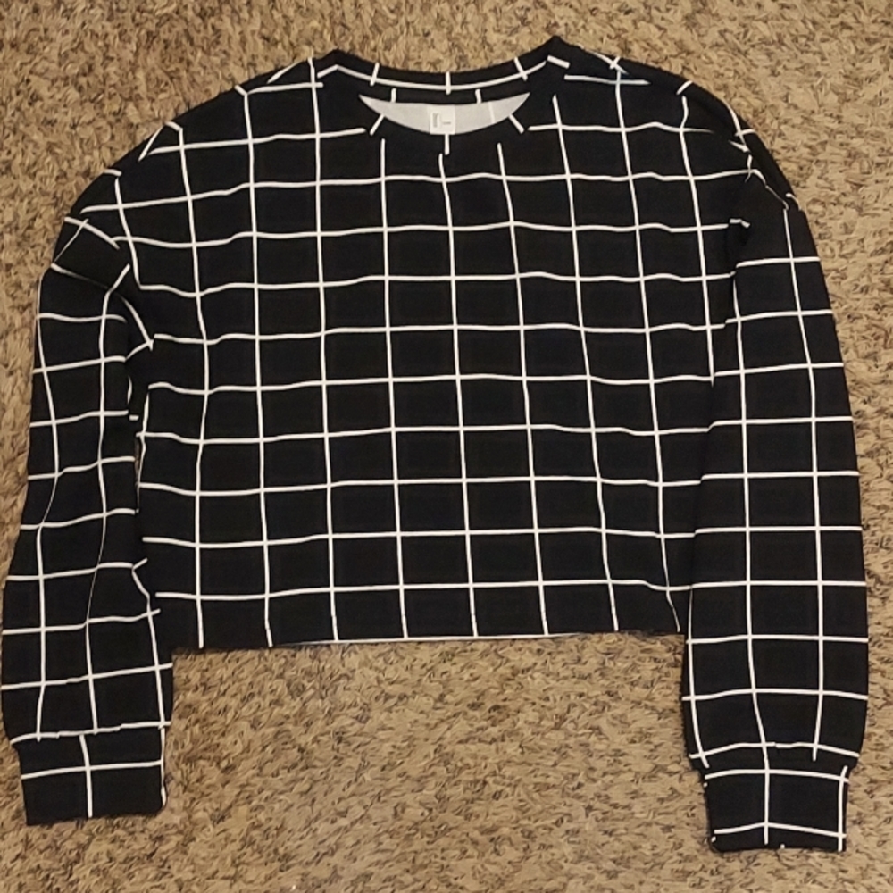 Black and white grid longsleave top